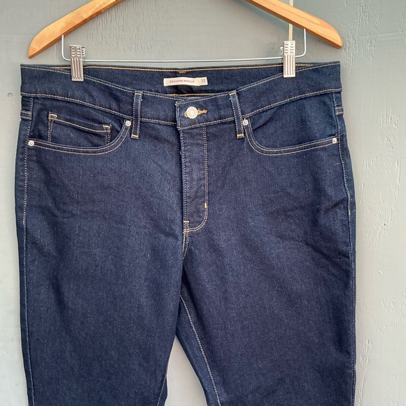 Levi's Blue Boot Cut Jeans Iconic Style - Picture 4 of 13